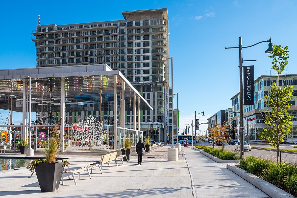 Centre-ville de Markham par une journée ensoleillée.